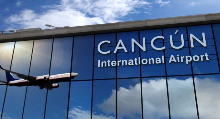 Les principales destinations touristiques balnéaires du Mexique voient les arrivées à l'aéroport en baisse