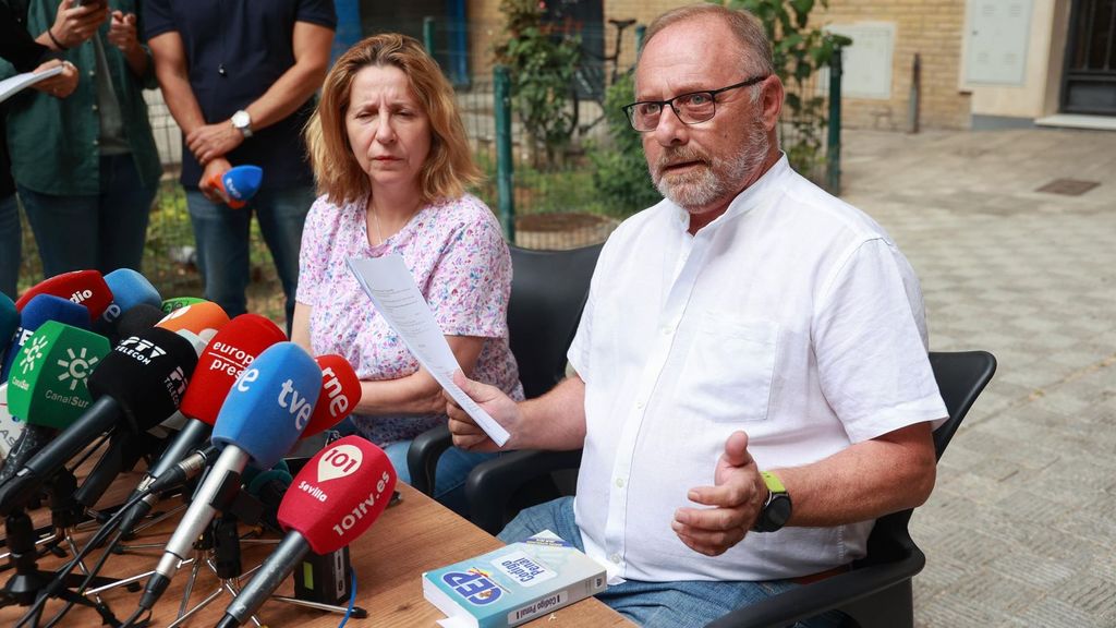 Conférence de presse d'Antonio del Castillo et de son épouse sur l'acquittement de Cuco et de sa mère