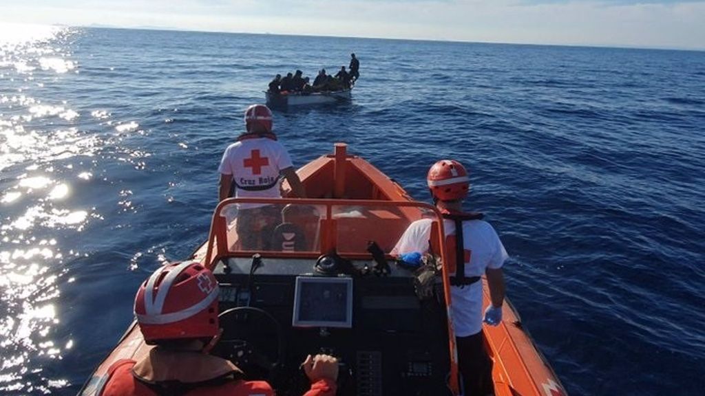 Sauvetage d'un bateau par la Croix Rouge
