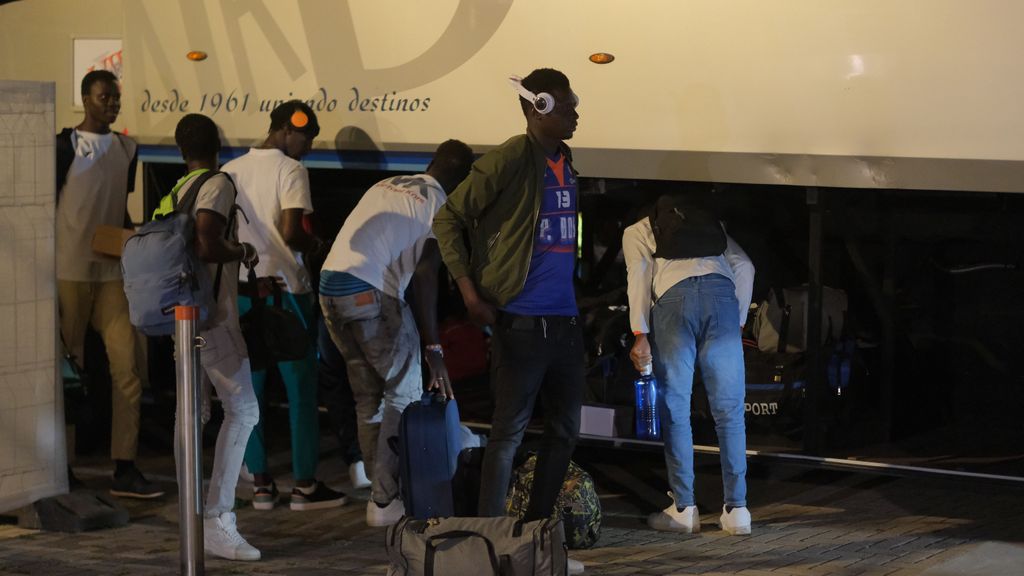 Réfugiés de la guerre au Mali, à leur arrivée à Monte do Gozo à Saint-Jacques-de-Compostelle