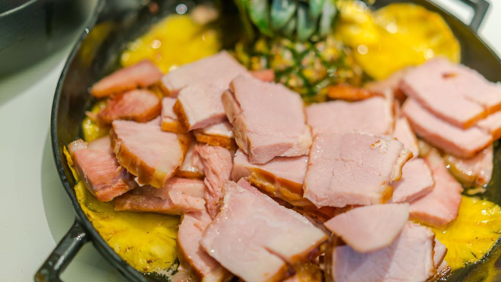 Une assiette avec du lacón