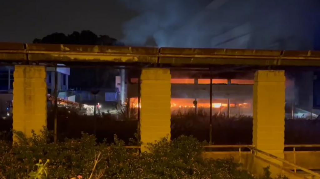 Grand incendie dans l'Auditorium Rocío Jurado de Séville