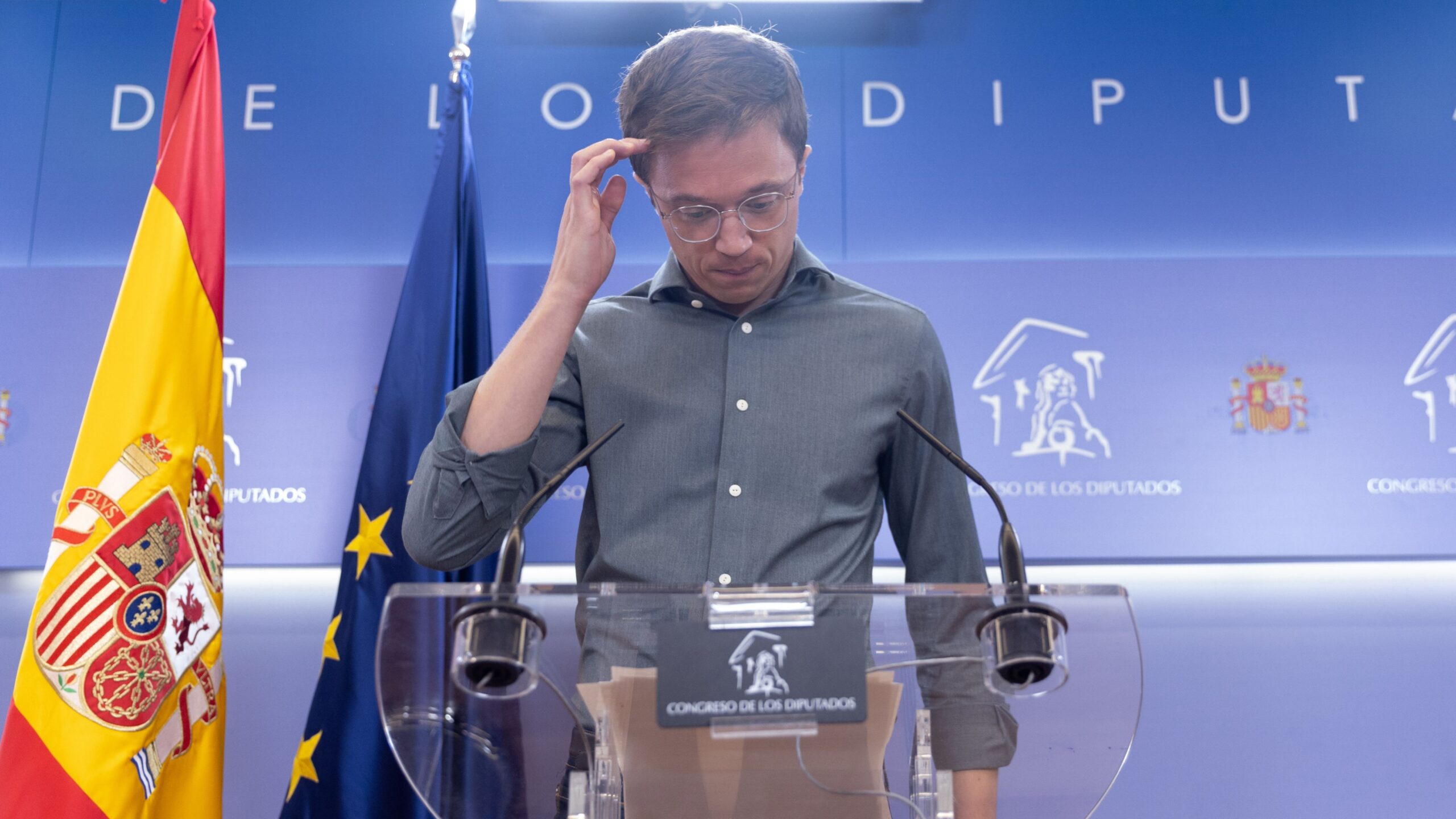 El juez archiva temporalmente la causa contra Errejón por baja de la abogada de Elisa Mouliaá