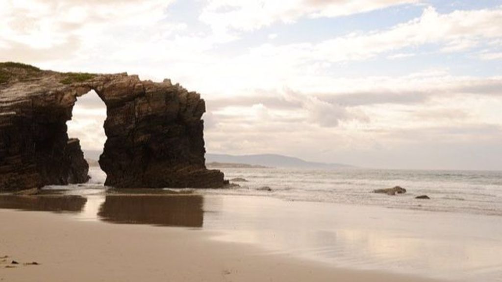 Une femme est décédée sur la plage de Las Catedrales