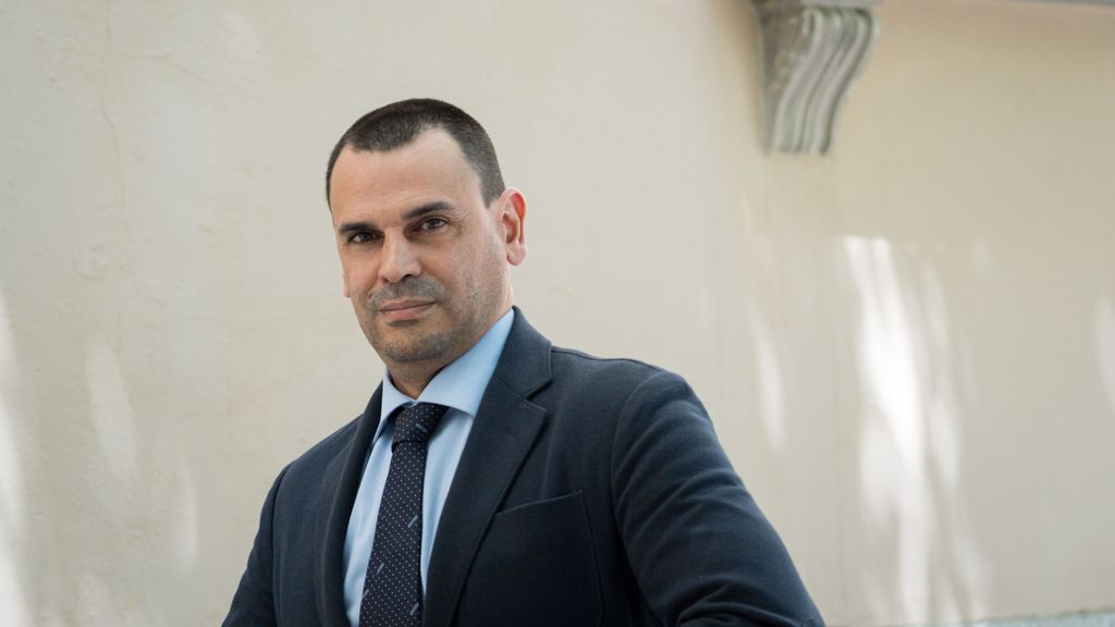 Le petit ami d'Isabel Díaz Ayuso annonce une plainte contre Reyes Maroto s'il ne se rétracte pas pour l'avoir traité de « fraudeur avoué »