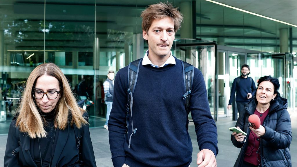 Le PDG de Glovo, Oscar Pierre, à sa sortie de la Ciutat de la Justicia