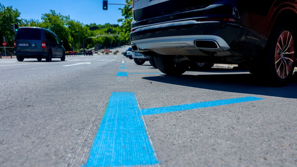 Se garer à Madrid, l'une des villes où trouver une place de parking peut être un défi pour le conducteur