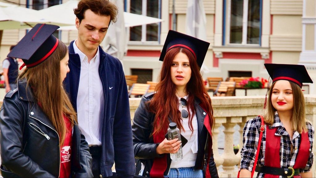 Un groupe d'étudiants universitaires