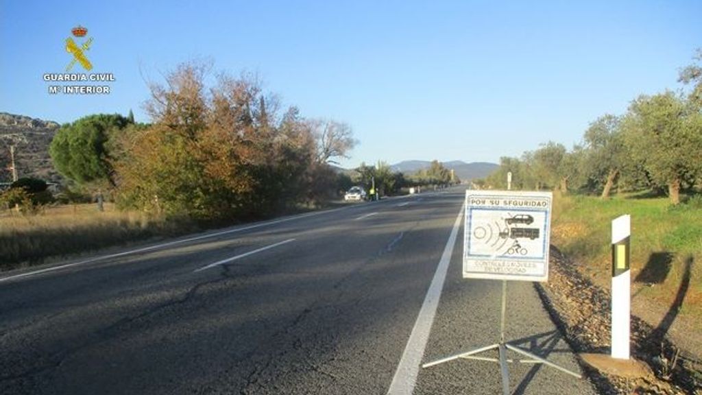 La Garde civile enquête sur le conducteur d'un véhicule pour avoir roulé à plus du double de la vitesse autorisée