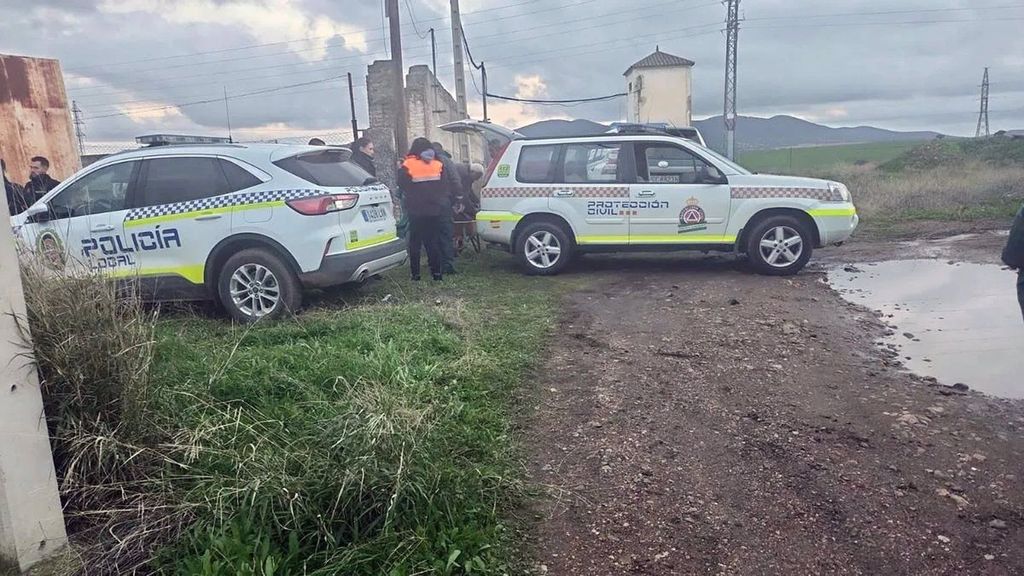 Agents à Peñarroya-Pueblonuevo dans le cas d'allégations de maltraitance de chiens