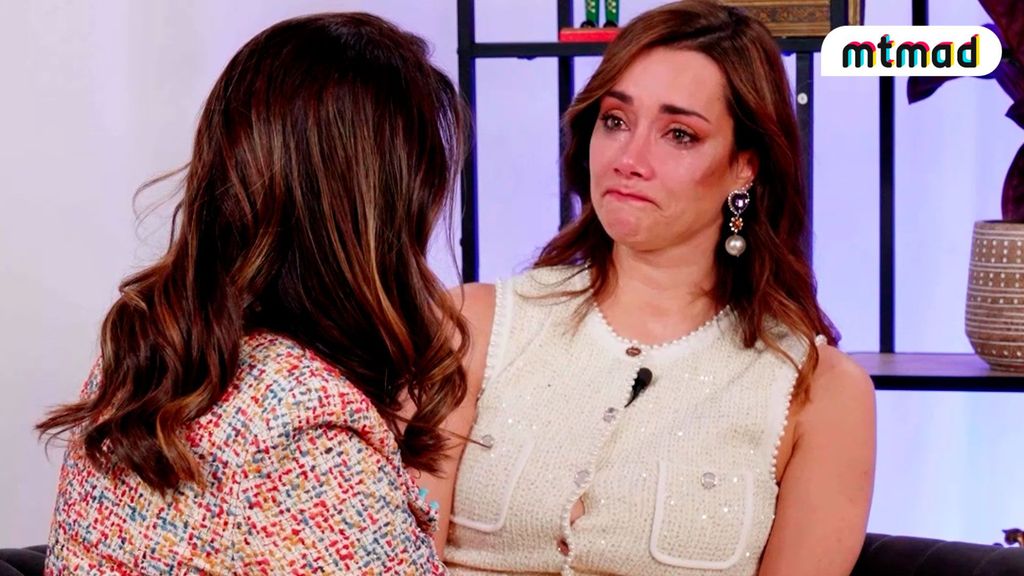 Adara Molinero, très désolée d'avoir rompu avec Rodri Fuertes, avoue ses sentiments Dans les meilleures familles Saison 1 Top Vidéos 33