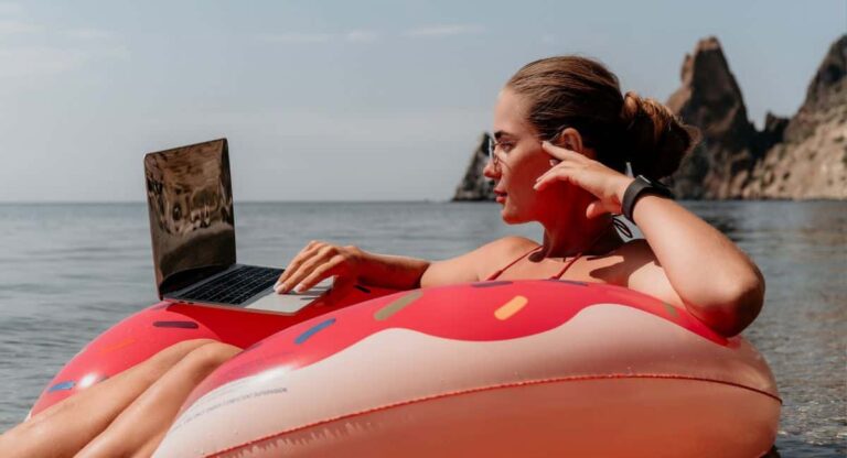 6 pays proposant des visas nomades numériques en seulement 48 heures à 20 jours
