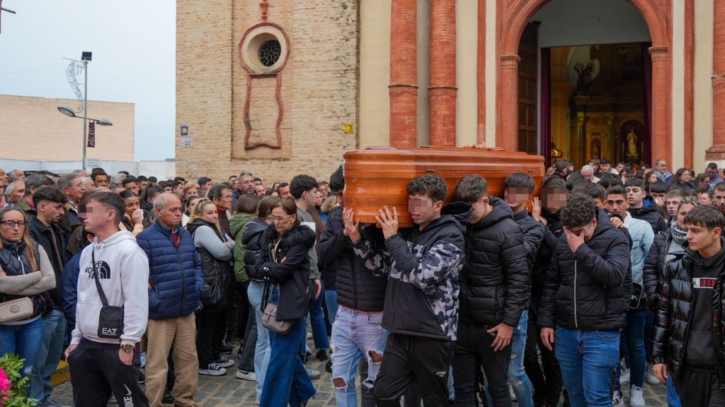 Funérailles d'Aarón, le garçon assassiné à Séville