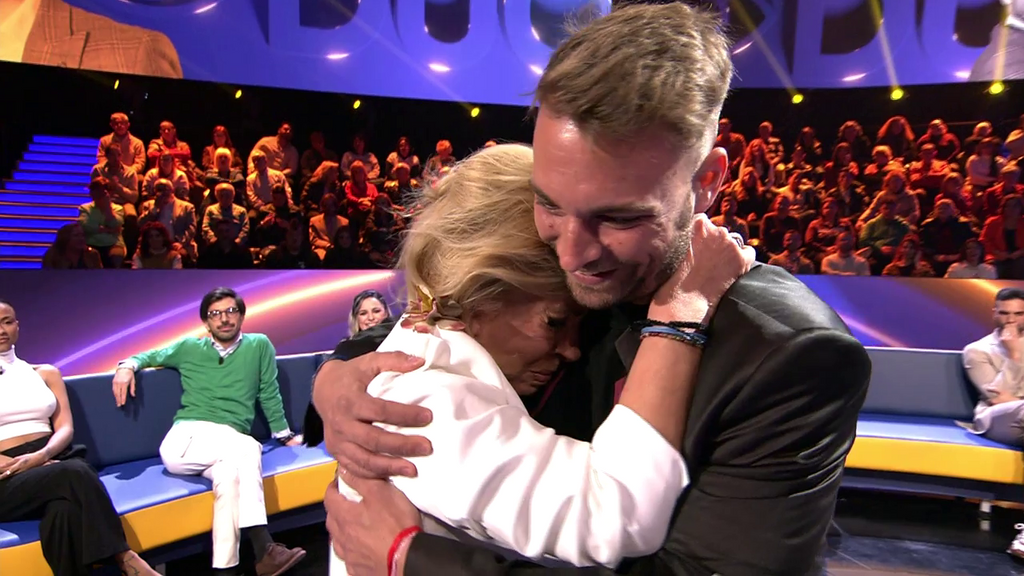 Carmen Borrega se casse pour pleurer lorsqu'elle embrasse avec son fils: "C'est le début d'une réconciliation"