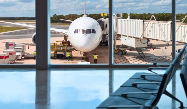 L'aéroport de Cancun voit une forte baisse en février – qu'est-ce qui entraîne la baisse?