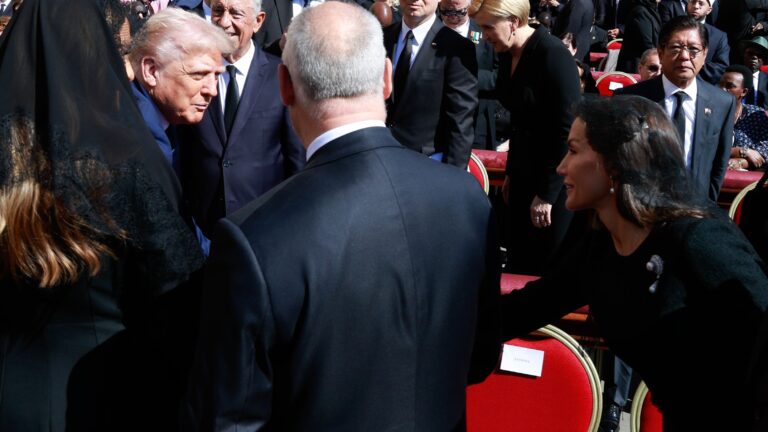 La salutation « dominante » de Letizia à Melania Trump: « ce n'est pas habituel »