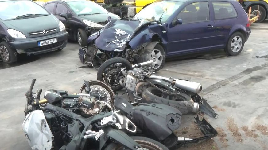 Dos motoristas mueren al chocar con un coche en Riudarenes, Girona