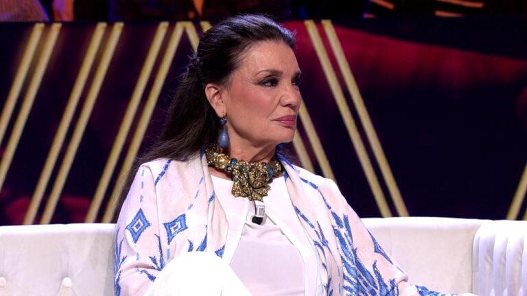 María José Cantudo quitte le télécipcoce en train de pleurer après son interview sur «Friday!