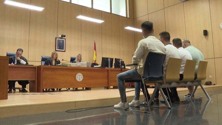 Paroles dures de l'enfant violée par 15 personnes à Valence: ils ont fait des quarts