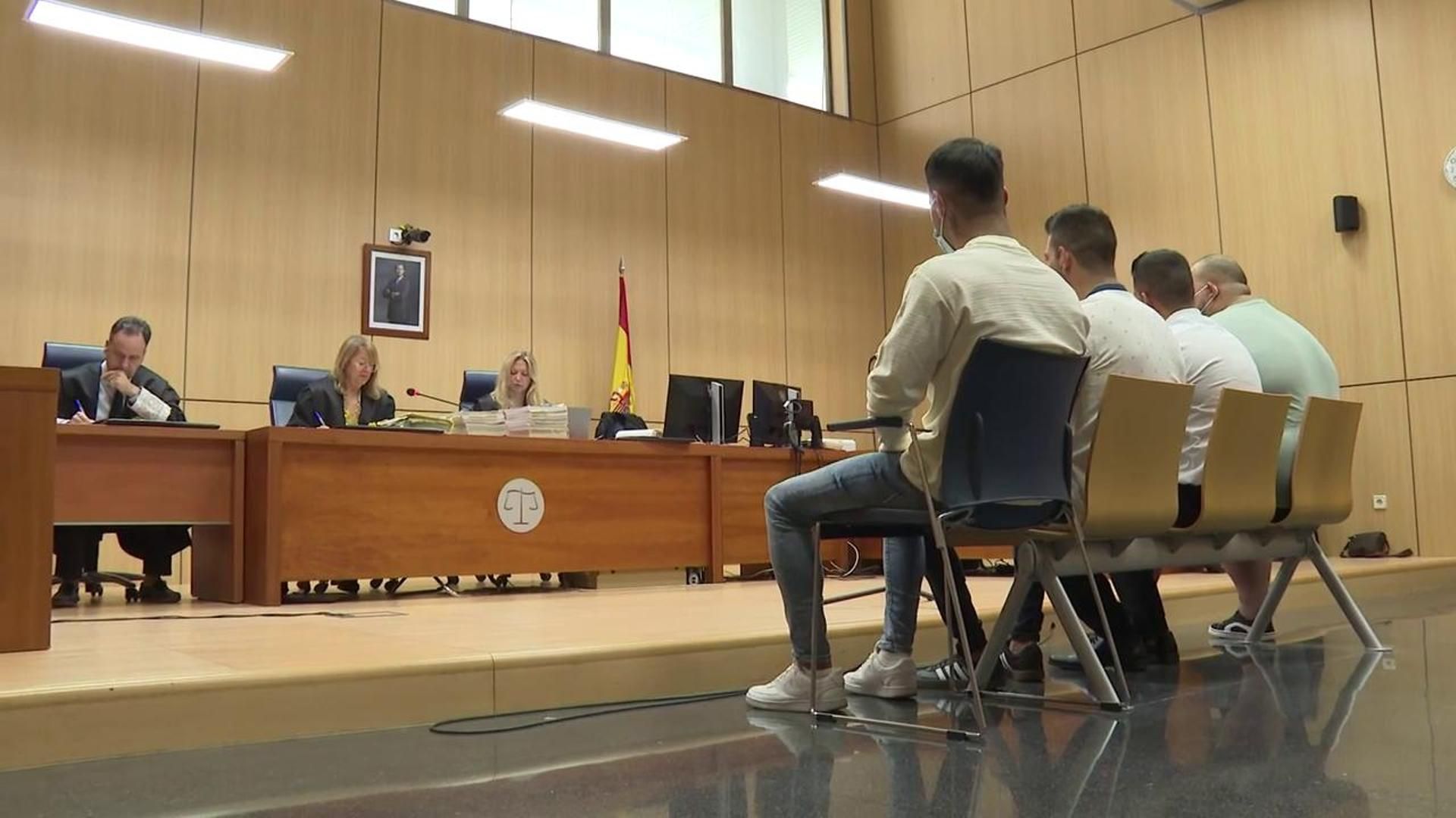 Paroles dures de l'enfant violée par 15 personnes à Valence: ils ont fait des quarts