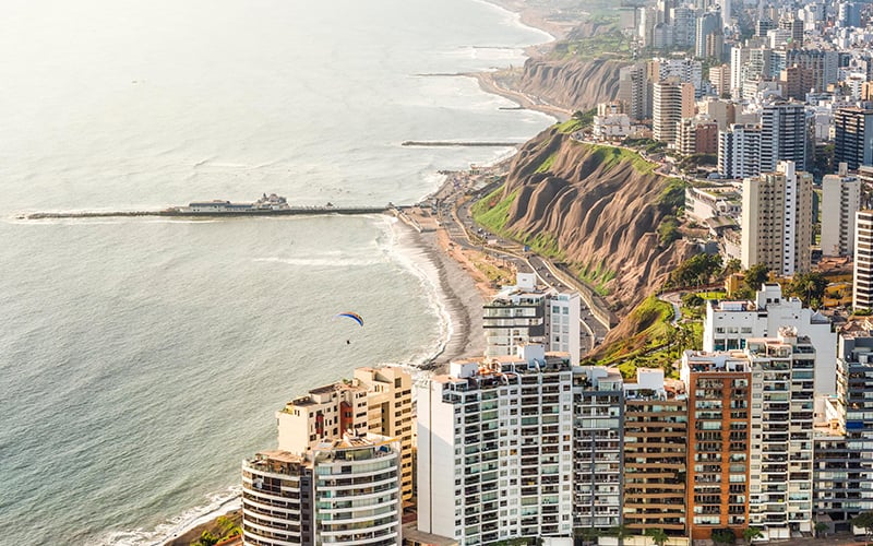 Nouveaux vrais hôtels intercontinentaux Lima Miraflores et Hotel Indigo