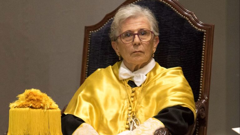 María Castellano décède, le premier professeur de médecine en Espagne, à 77 ans