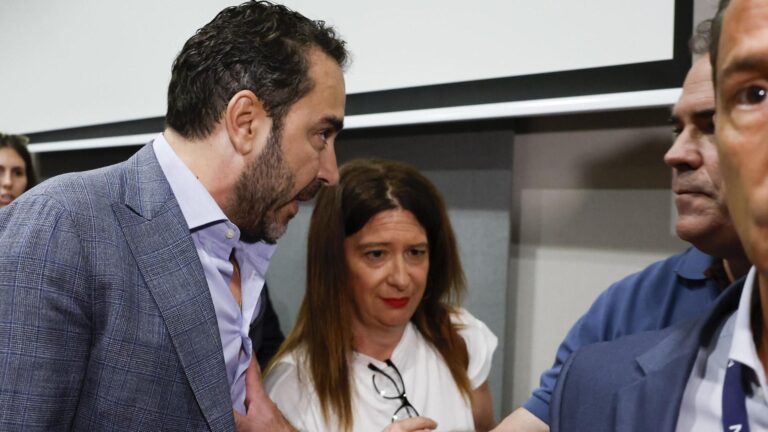 Víctor de Aldama se fait l'apparition de Leire Díez et la fait face