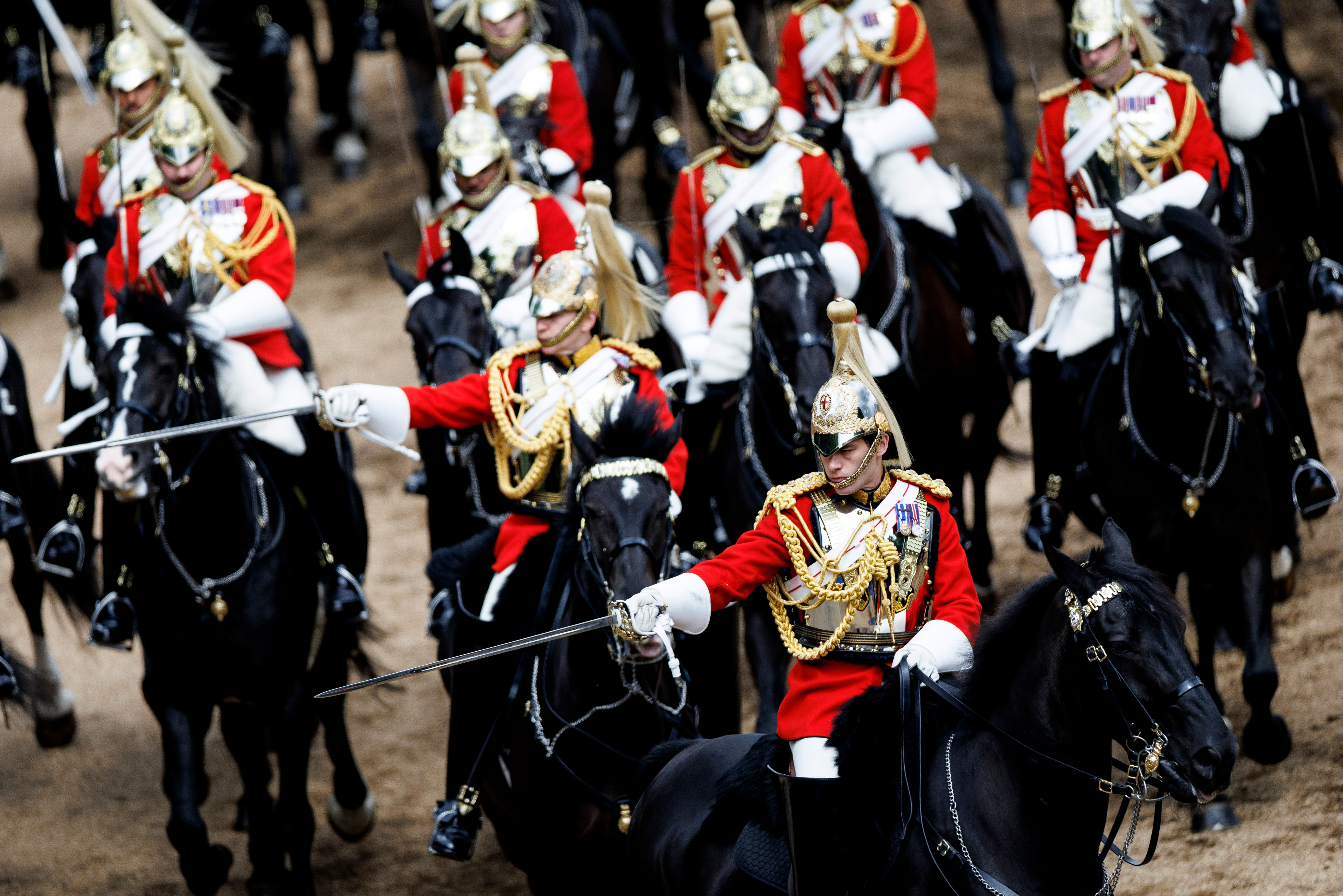 Le Royaume-Uni célèbre son «troupeau de couleur» coloré pour l'anniversaire du roi Carlos III