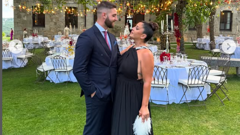 Anabel pantoja filtra par erreur la robe de mariée