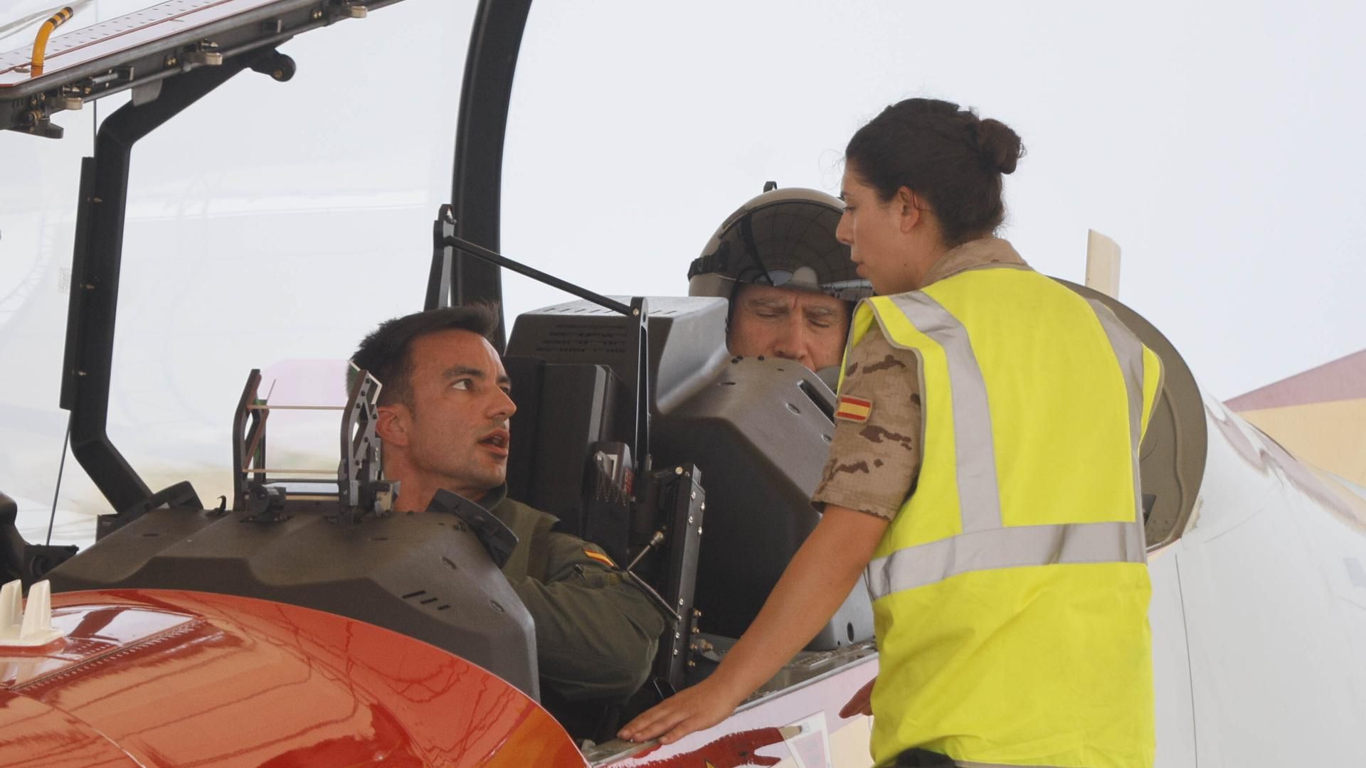 Le roi Felipe VI monte dans un avion, à la General Academy of Air and Space (AGA), le 14 juin 2025, à San Javier, région de Murcia (Espagne)