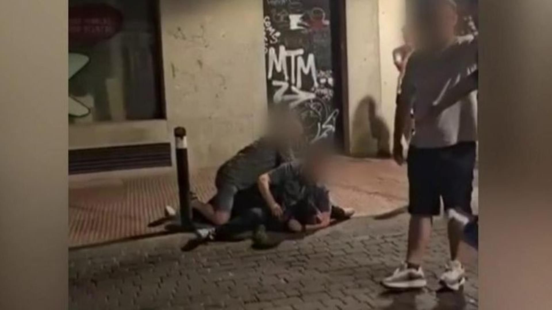 A arrêté un policier hors service à Torrejón de Ardoz pour avoir tué l'asphyxie un voleur qui avait volé son mobile