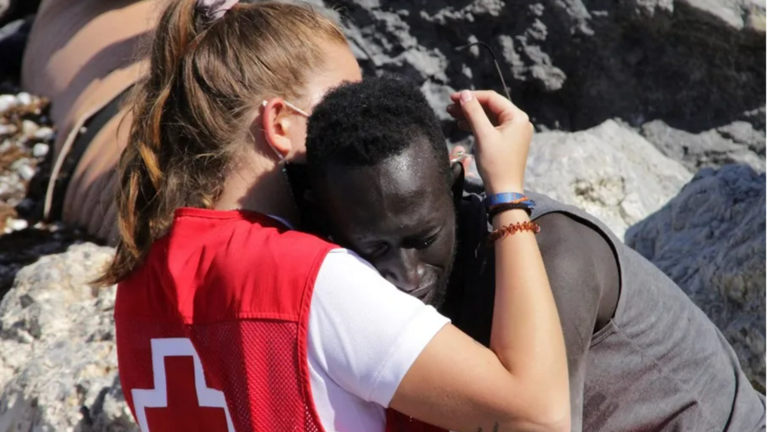 Abdoú décède, le jeune sénégalais dont l'image s'est embrassée à un volontaire est devenu viral