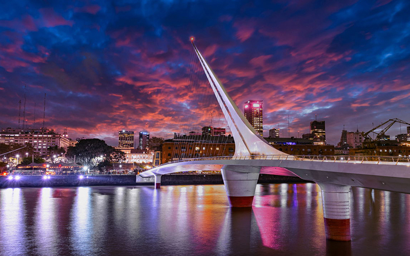 L'Argentine met à jour les exigences d'admission pour les Péruviens et les étrangers