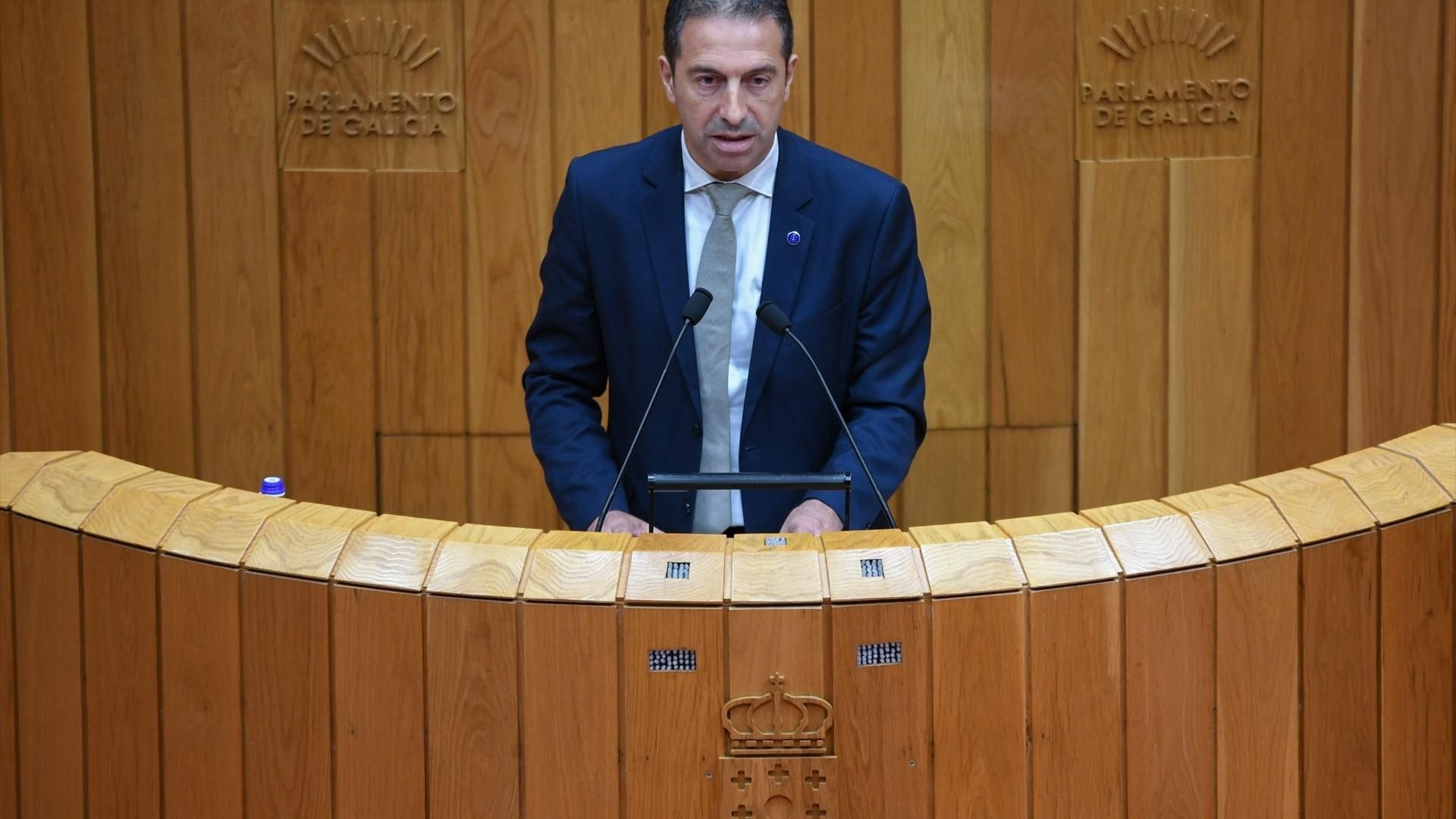 Alfonso Villares au Parlement.