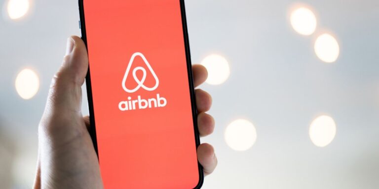 Airbnb rapporte une satisfaction élevée des clients à l'égard des services, des expériences