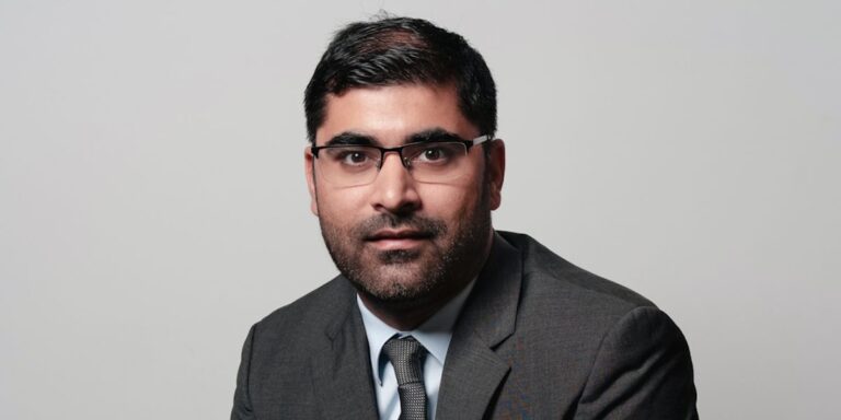 Pleins feux sur le PDG: Muzzammil Ahussain d'Almosafer