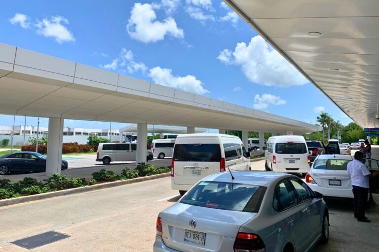 Uber remporte la bataille juridique pour opérer à Cancun, mais les tensions avec les syndicats de taxis persistent
