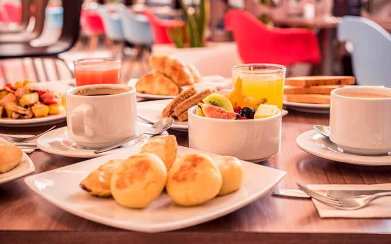 petit-déjeuner-ibis-larco
