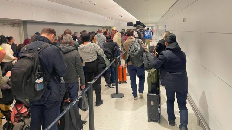 Les Amériques et autres voyageurs non européens sont confrontés aux longues heures de fréquentation des principaux aéroports européens dans le contexte des nouvelles règles aux frontières de l'EEE.