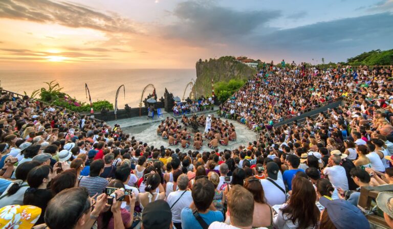 Le gouverneur de Bali repousse les fausses allégations d’un fort déclin du tourisme