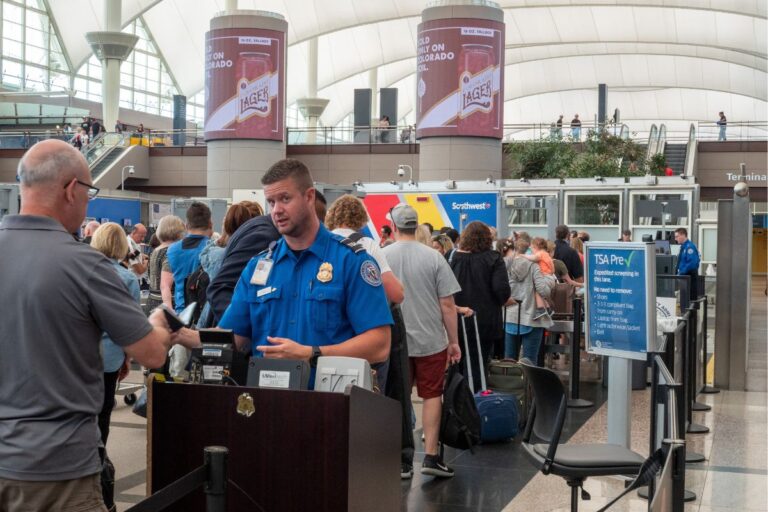Le DHS annule la suspension du TSA PreCheck mais maintient l&rsquo;entrée dans le monde fermée – Répartition complète pour les voyageurs américains