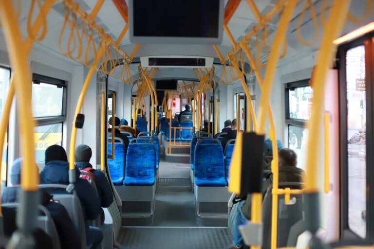 Consolidation, IA et course à la maîtrise du parcours A-to-B dans le transport terrestre