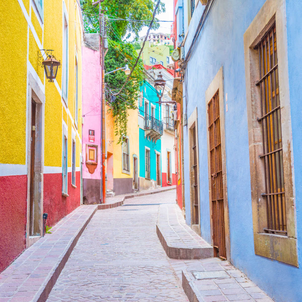 Rues colorées dans la ville de contes de Guanajuato, MX