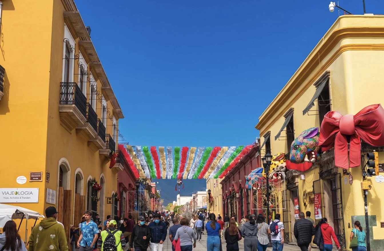 Rue colorée de la ville d'Oaxaca