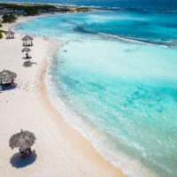 Les 10 meilleures plages des Caraïbes pour éviter les algues sargasses du Mexique à Aruba