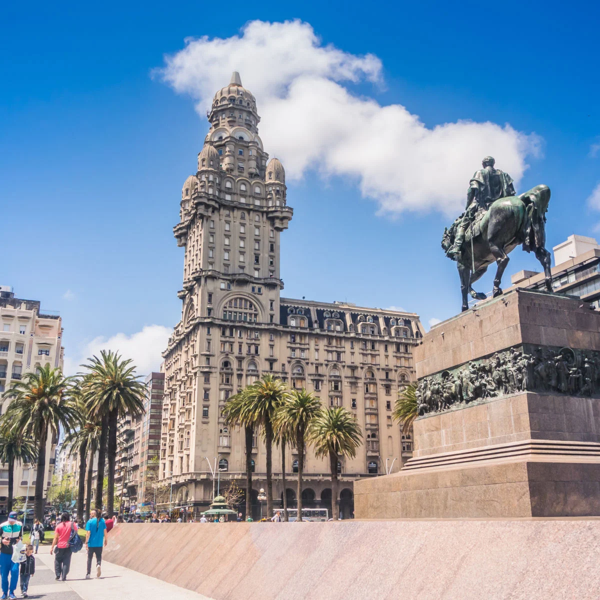 Monument mausolée de José Gervasio Artigas à Montevideo, Uruguay