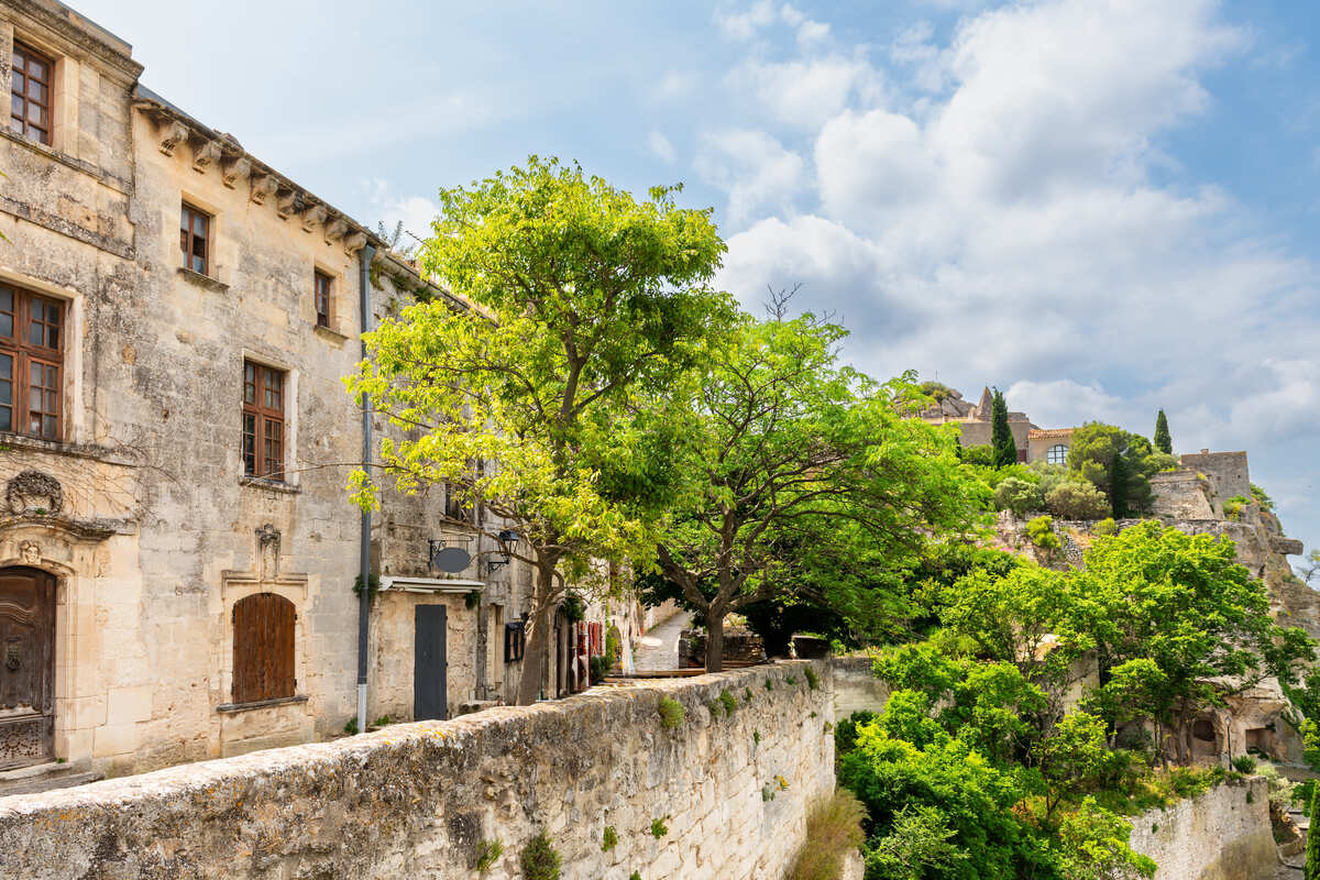 Maisons médiévales en pierre aux Baux-de-Provence, France
