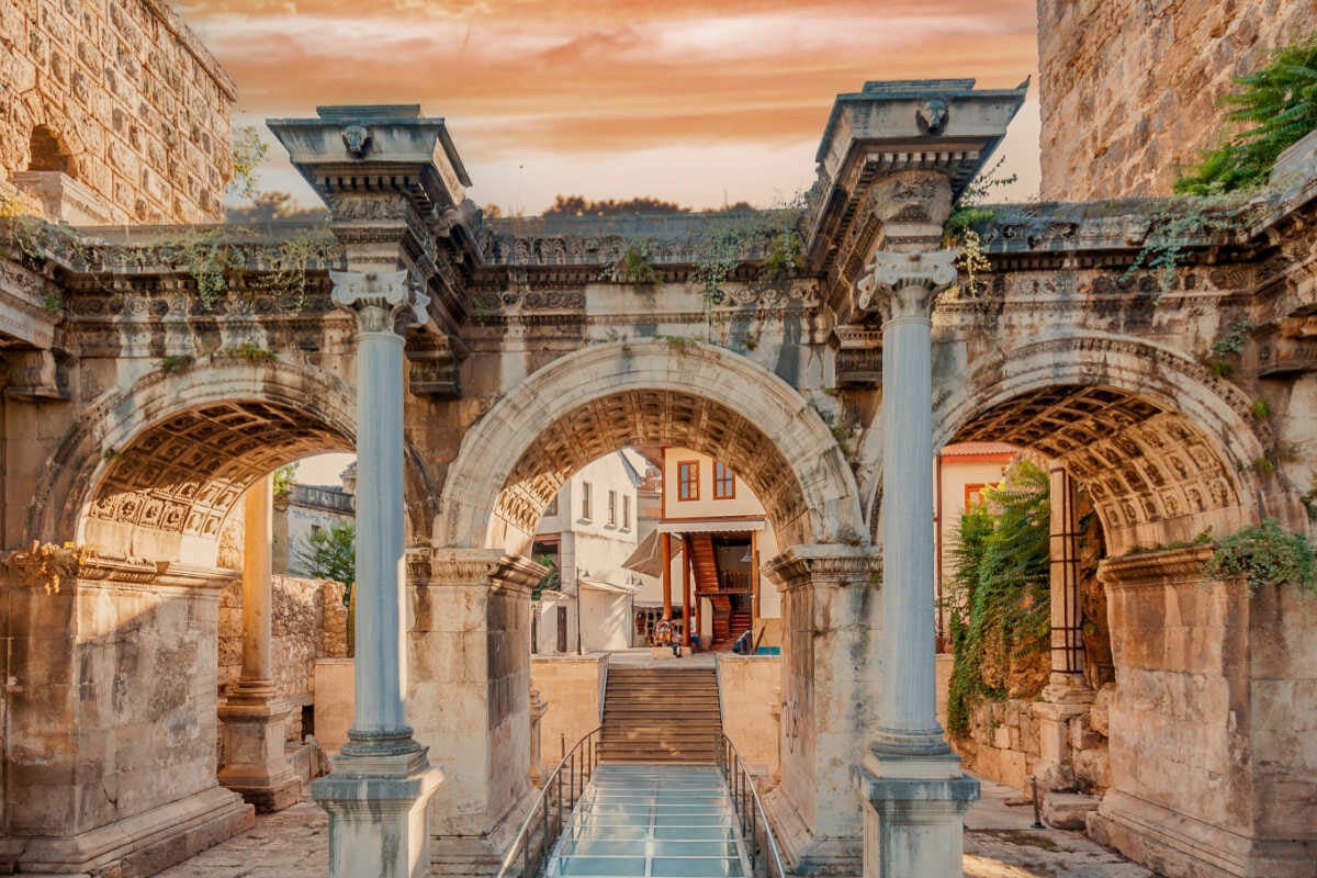 La porte d'Hadrien, Antalya