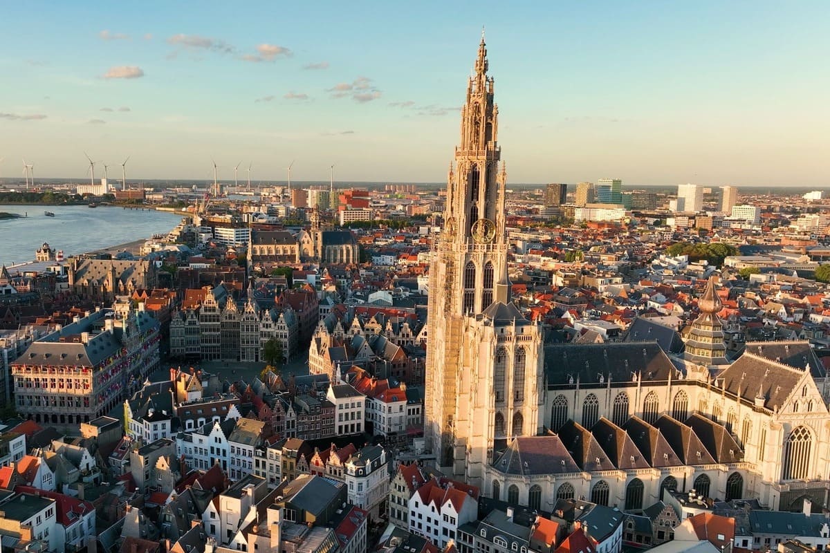 Vue aérienne de la cathédrale d'Anvers, Belgique