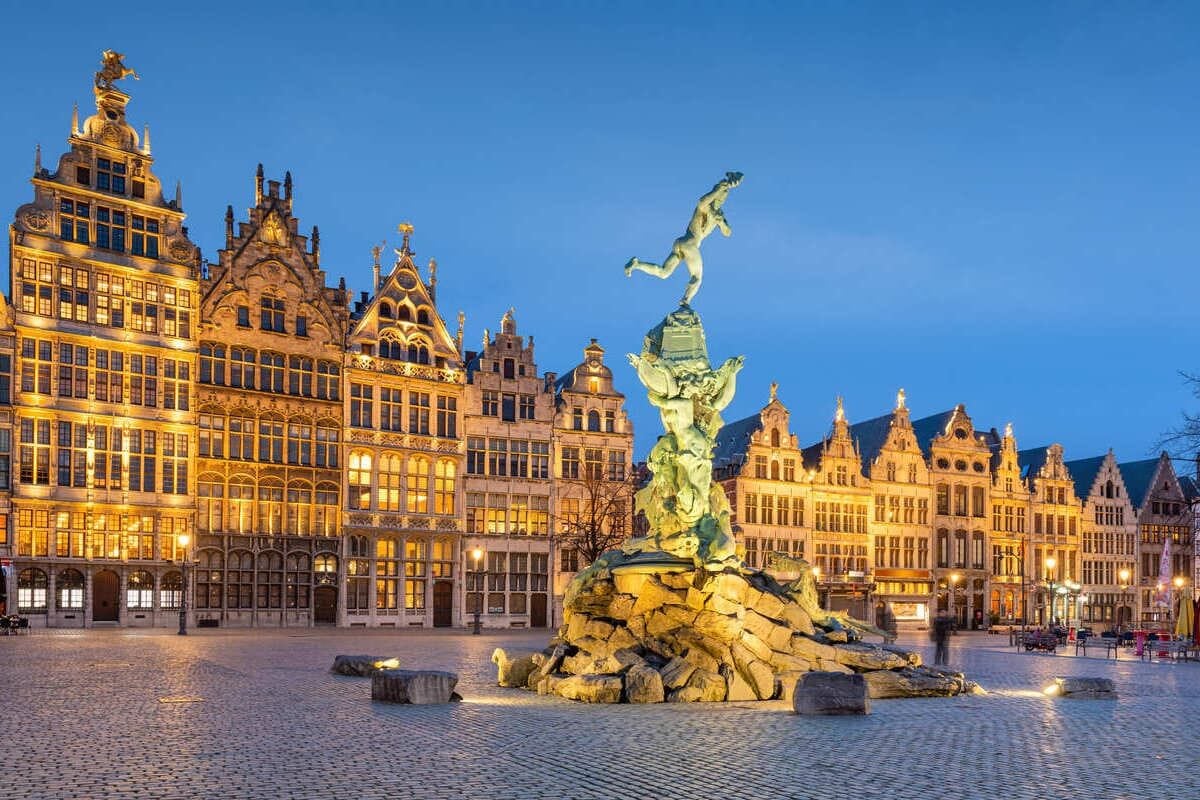 Place Centrale à Anvers, Belgique